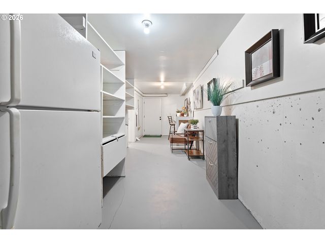 81 OSWEGO SUMMIT, Lake Oswego, OR 97035