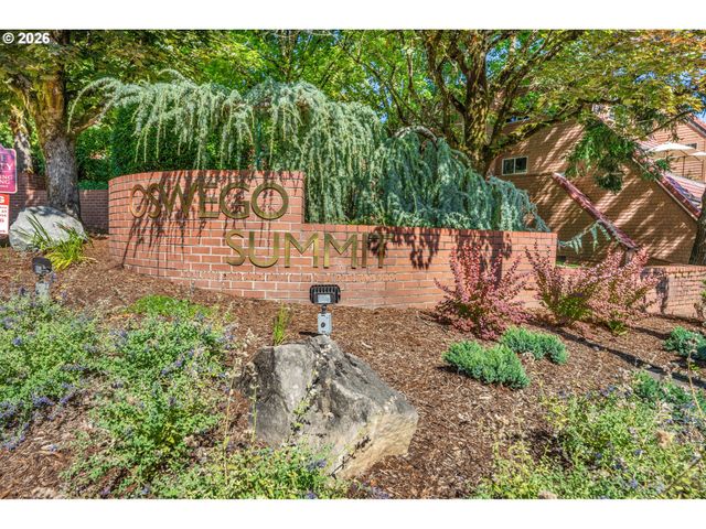 81 OSWEGO SUMMIT, Lake Oswego, OR 97035