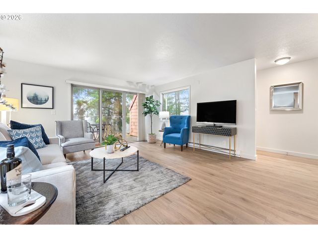 81 OSWEGO SUMMIT, Lake Oswego, OR 97035