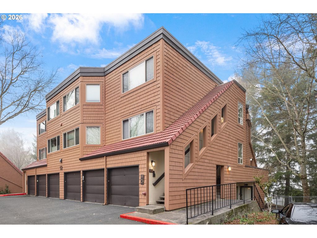 81 OSWEGO SUMMIT, Lake Oswego, OR 97035