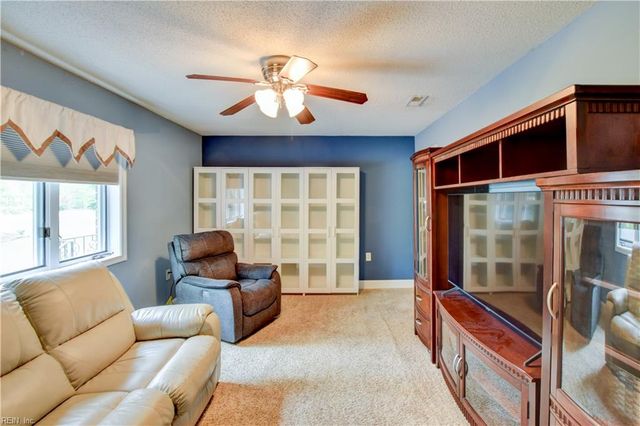 246 Hunts Neck RD, Poquoson, VA 23662