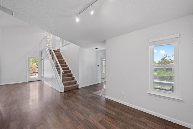 4000 Cortina DR, Austin, TX 78749