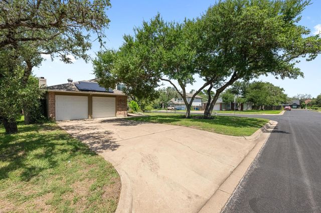4000 Cortina DR, Austin, TX 78749