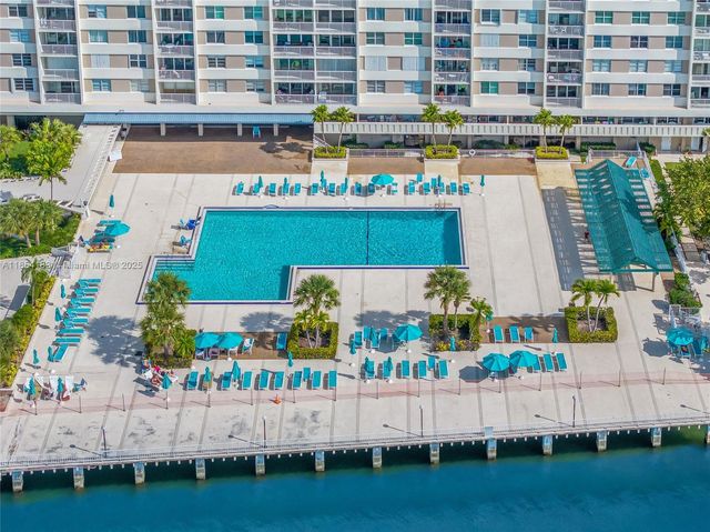 300 Bayview Dr 1614, Sunny Isles Beach, FL 33160