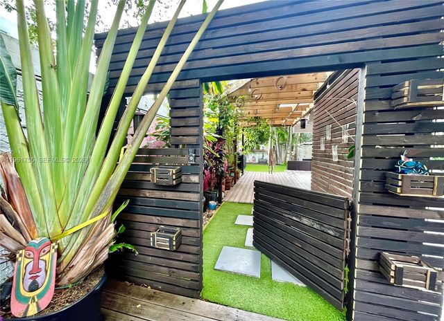 723 NE 62nd St TH-1, Miami, FL 33138