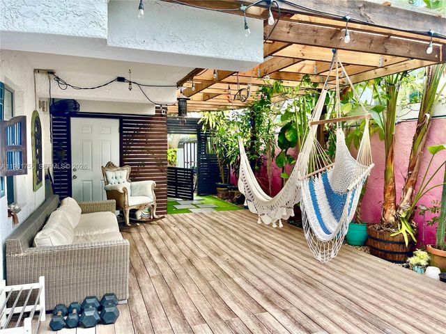 723 NE 62nd St TH-1, Miami, FL 33138