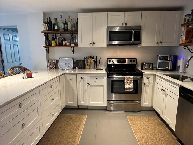 723 NE 62nd St TH-1, Miami, FL 33138