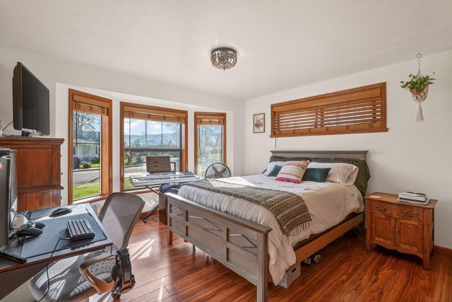 776 Delsie Drive, Grants Pass, OR 97527