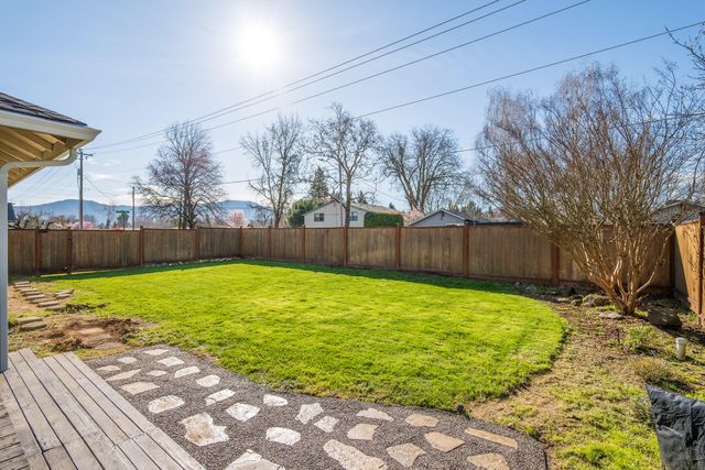 776 Delsie Drive, Grants Pass, OR 97527