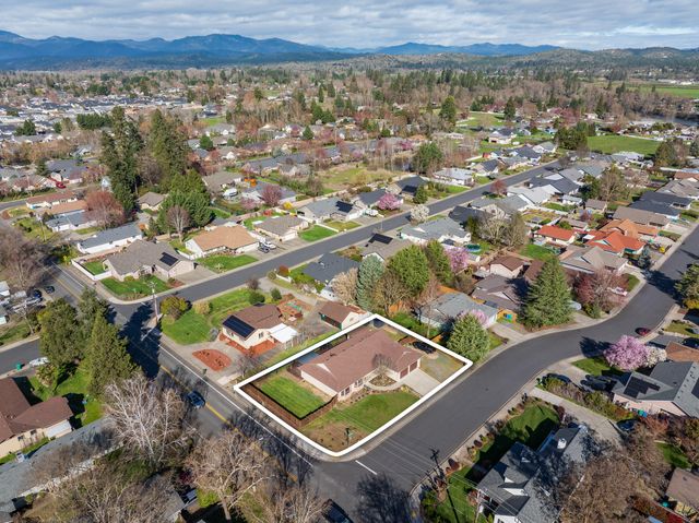 776 Delsie Drive, Grants Pass, OR 97527