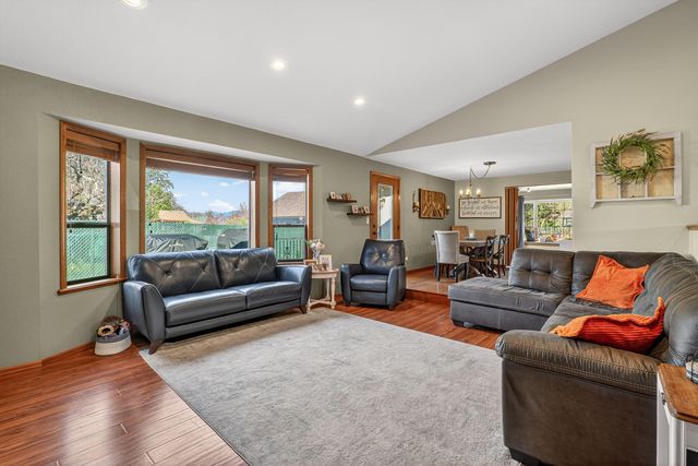 776 Delsie Drive, Grants Pass, OR 97527