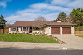 776 Delsie Drive, Grants Pass, OR 97527