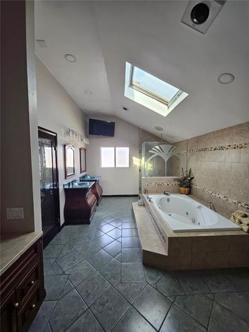 1117 E 65th, Los Angeles, CA 90001