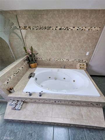 1117 E 65th, Los Angeles, CA 90001
