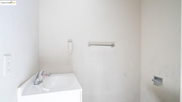 2231 38Th Ave, Oakland, CA 94601