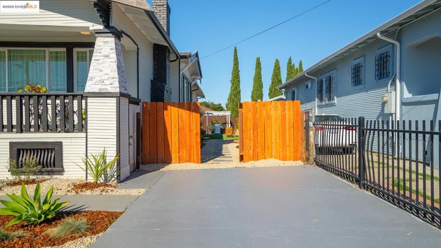 2231 38Th Ave, Oakland, CA 94601
