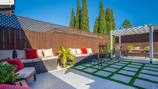 2231 38Th Ave, Oakland, CA 94601