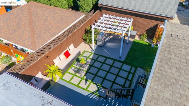 2231 38Th Ave, Oakland, CA 94601