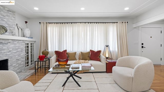 2231 38Th Ave, Oakland, CA 94601