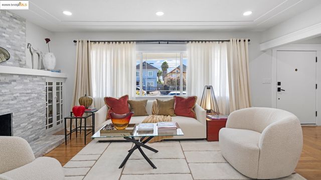 2231 38Th Ave, Oakland, CA 94601