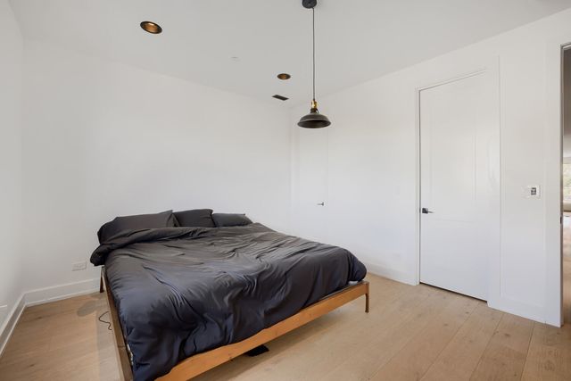 1648 W Diversey Parkway 2E, Chicago, IL 60614