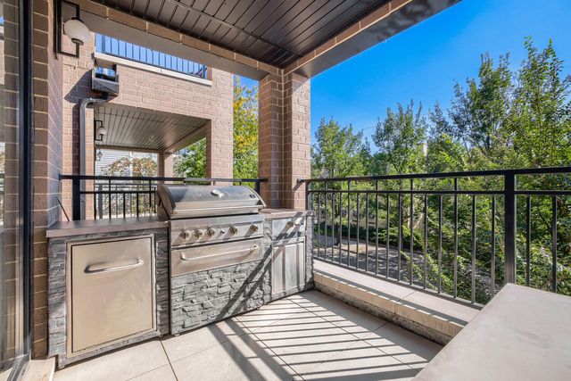 1648 W Diversey Parkway 2E, Chicago, IL 60614
