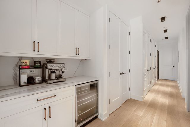 1648 W Diversey Parkway 2E, Chicago, IL 60614