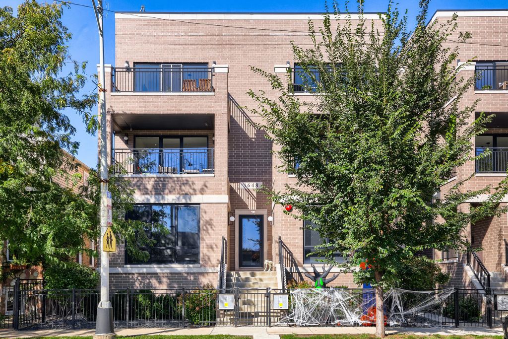 1648 W Diversey Parkway 2E, Chicago, IL 60614