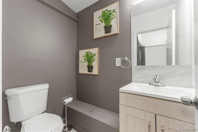 29890 Everett Street, Southfield, MI 48076