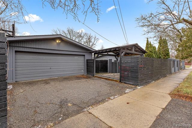 29890 Everett Street, Southfield, MI 48076