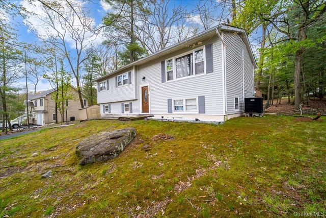 17 Chester Street, Rock Hill, NY 12775