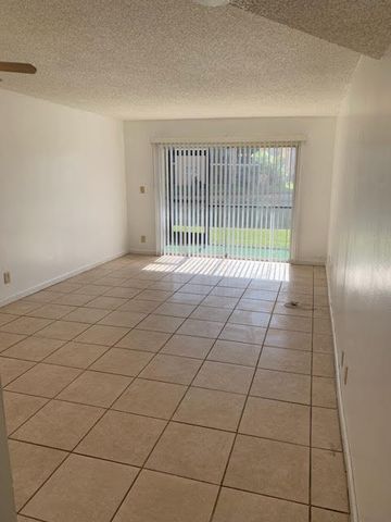 8020 N Colony Circle 107, Tamarac, FL 33321