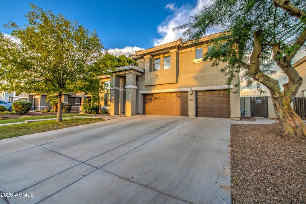 439 N PHEASANT Court, Gilbert, AZ 85234 — photo 2