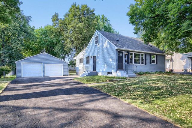 3694 Upper 73rd Street E, Inver Grove Heights, MN 55076
