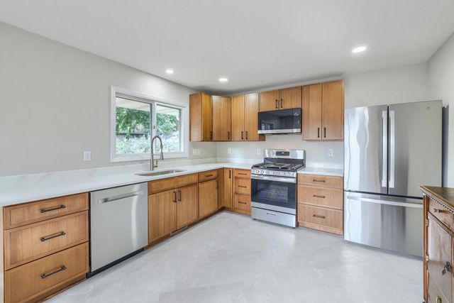 3694 Upper 73rd Street E, Inver Grove Heights, MN 55076