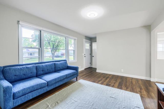 3694 Upper 73rd Street E, Inver Grove Heights, MN 55076