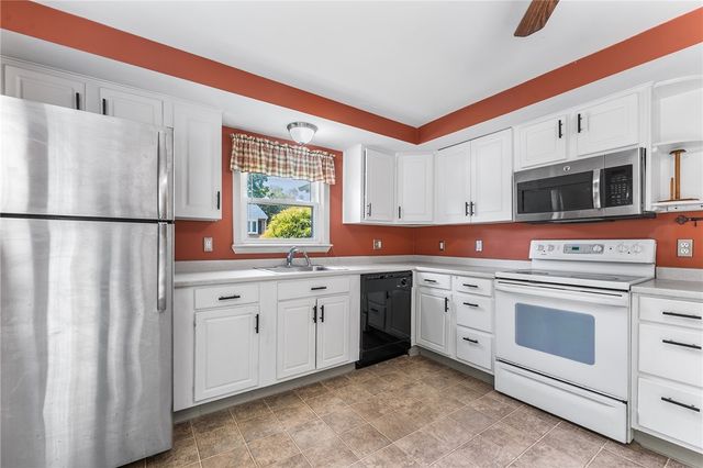 65 Redland Avenue, East Providence, RI 02916