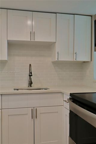 3000 Marcos Dr P410, Aventura, FL 33160