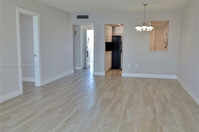 3000 Marcos Dr P410, Aventura, FL 33160