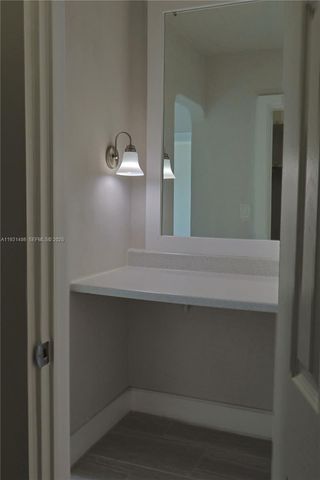 3000 Marcos Dr P410, Aventura, FL 33160