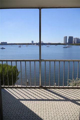 3000 Marcos Dr P410, Aventura, FL 33160