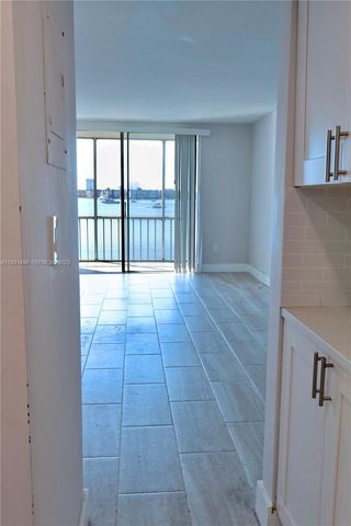 3000 Marcos Dr P410, Aventura, FL 33160