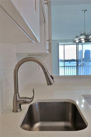 3000 Marcos Dr P410, Aventura, FL 33160