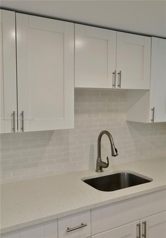 3000 Marcos Dr P410, Aventura, FL 33160