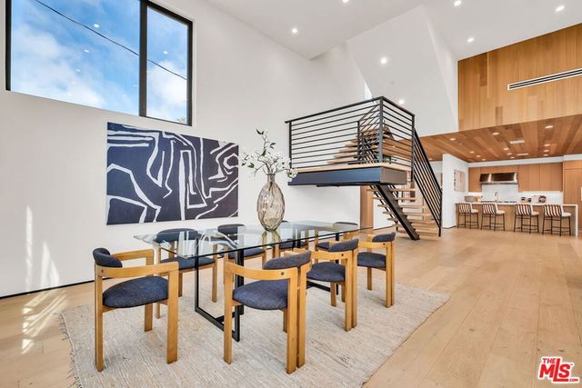 611 Broadway Street, Venice, CA 90291