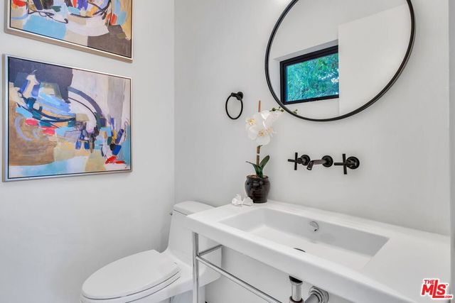 611 Broadway Street, Venice, CA 90291