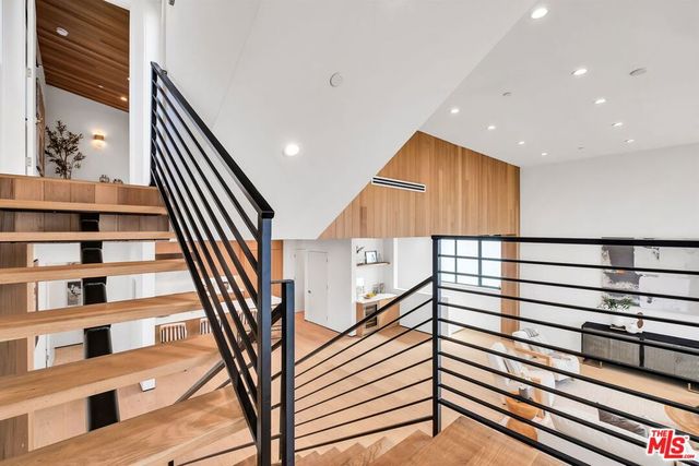 611 Broadway Street, Venice, CA 90291