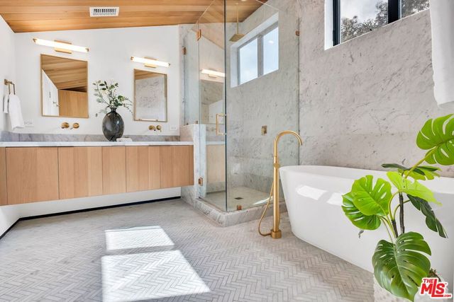611 Broadway Street, Venice, CA 90291