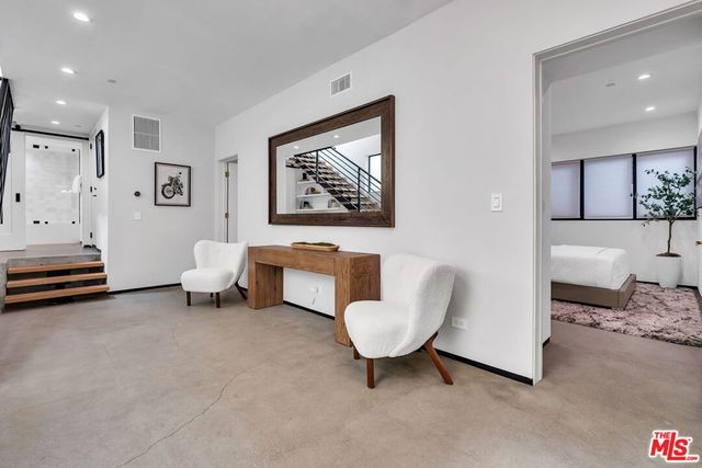 611 Broadway Street, Venice, CA 90291
