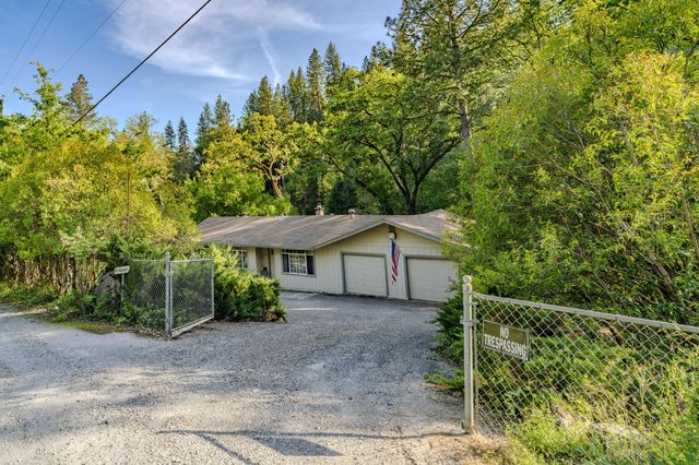 8792 Hidden Valley Rd, Mountain Ranch, CA 95246